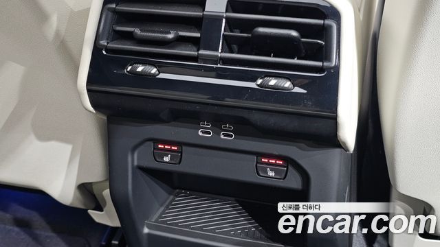 BMW 5-Series 2025 — photo 28