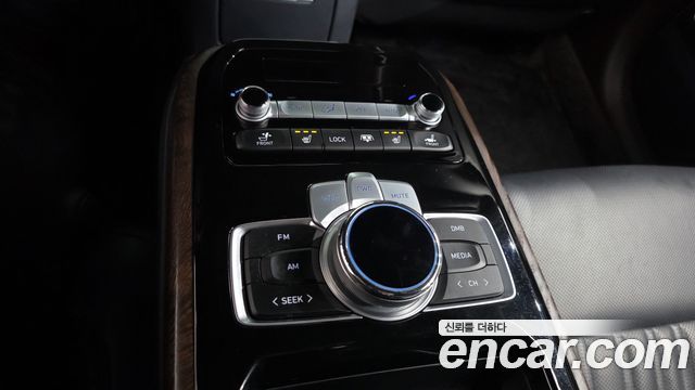Genesis G90 2019 — photo 17