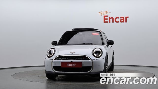 Mini Cooper 2025 — photo 3