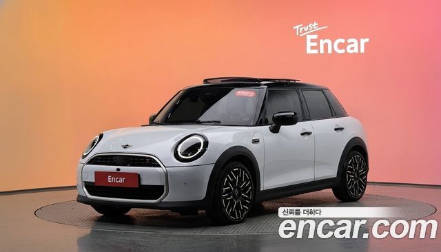Mini Cooper 2025 — photo 1