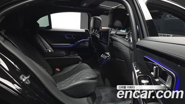 Mercedes-Benz S-Class 2024 — photo 17