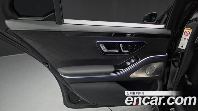 Mercedes-Benz S-Class 2024 — photo 15
