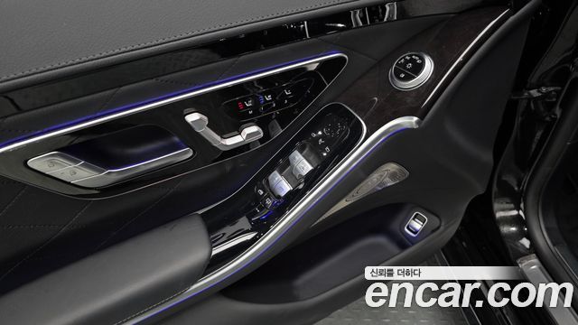 Mercedes-Benz S-Class 2024 — photo 36