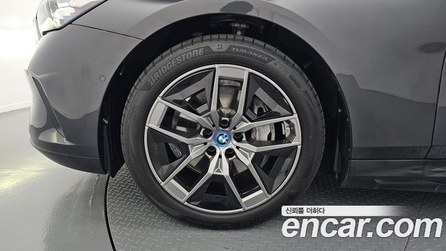 BMW i5 2025 — photo 5