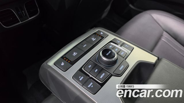 Genesis G80 2019 — photo 22