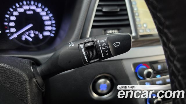 Genesis G80 2019 — photo 25