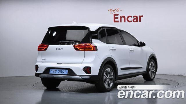 Kia Niro 2023 — photo 2