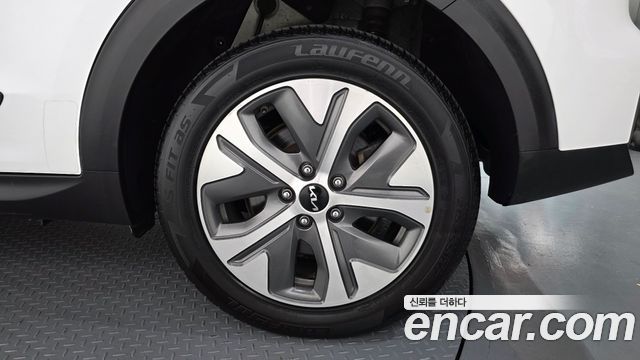 Kia Niro 2023 — photo 7