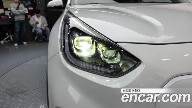Kia Niro 2023 — photo 8