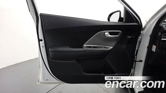 Kia Niro 2023 — photo 14