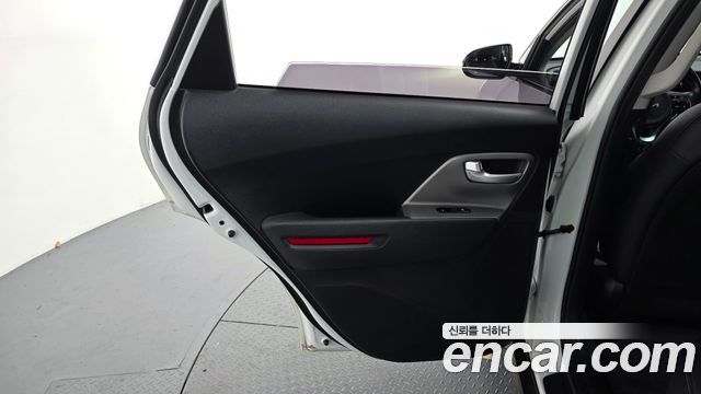 Kia Niro 2023 — photo 15