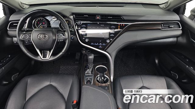 Toyota Camry 2019 — photo 10