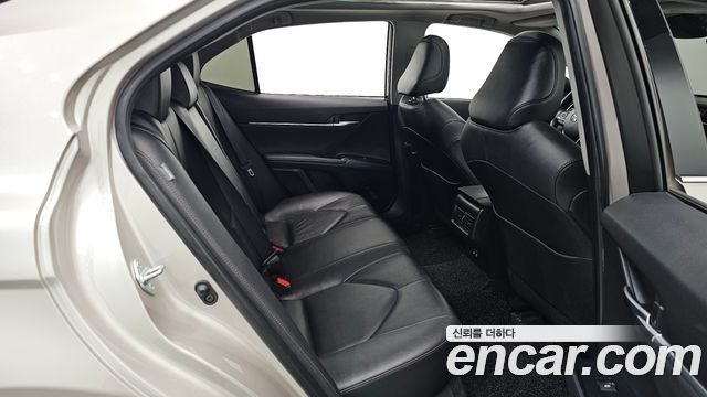 Toyota Camry 2019 — photo 18