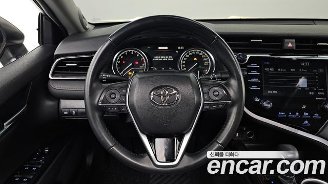 Toyota Camry 2019 — photo 19