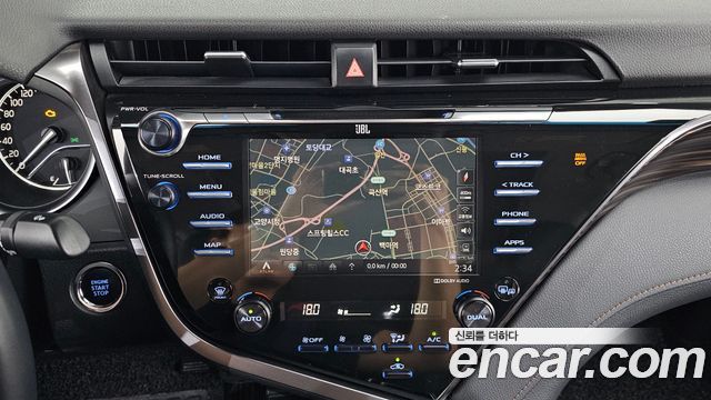 Toyota Camry 2019 — photo 20