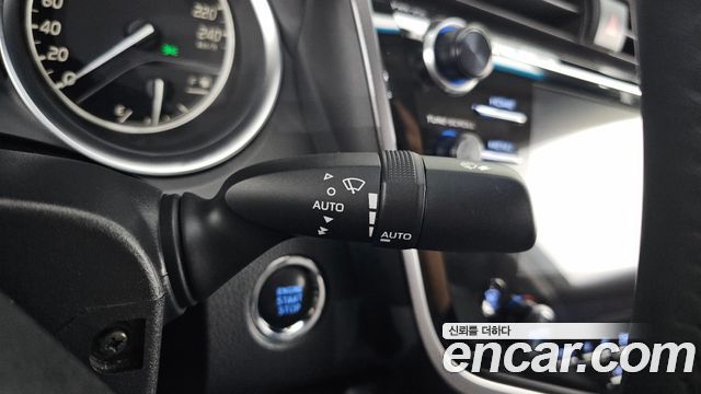 Toyota Camry 2019 — photo 26