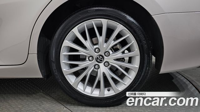 Toyota Camry 2019 — photo 7