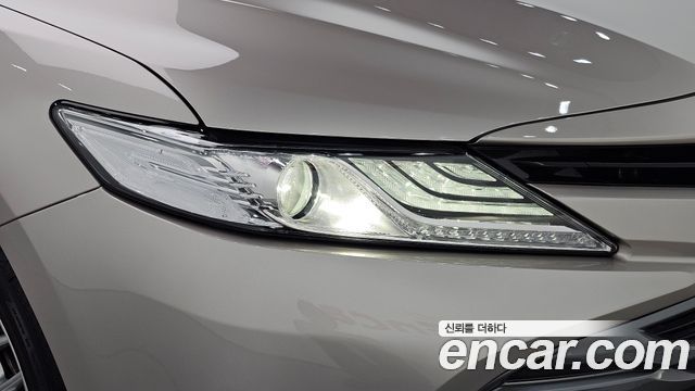 Toyota Camry 2019 — photo 8