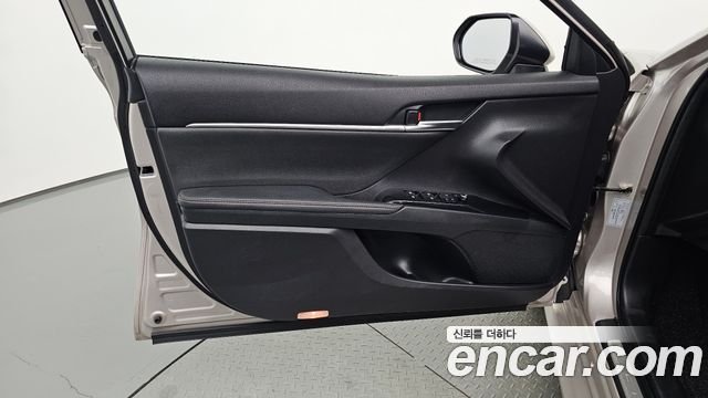 Toyota Camry 2019 — photo 14