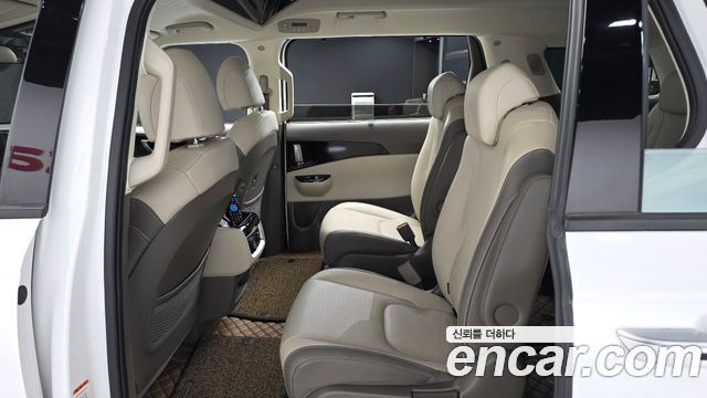 Kia Canival 2021 — photo 12