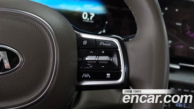 Kia Canival 2021 — photo 17