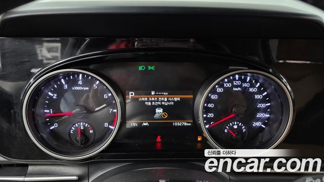 Kia Canival 2023 — photo 11