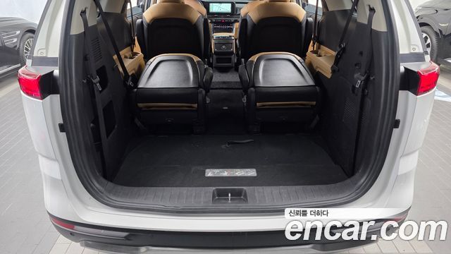 Kia Canival 2023 — photo 26