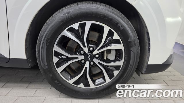 Kia Canival 2023 — photo 7