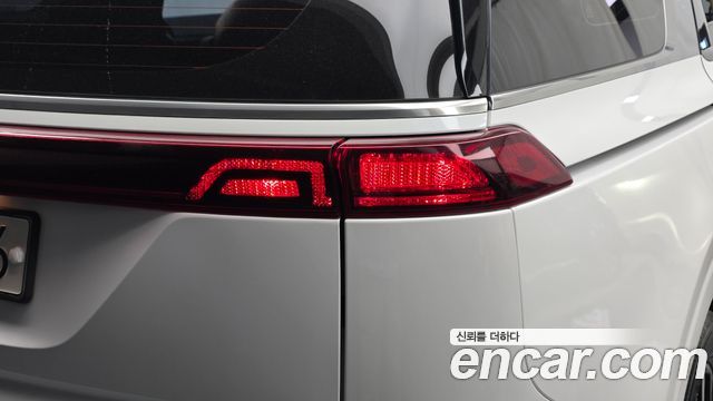 Kia Canival 2023 — photo 9