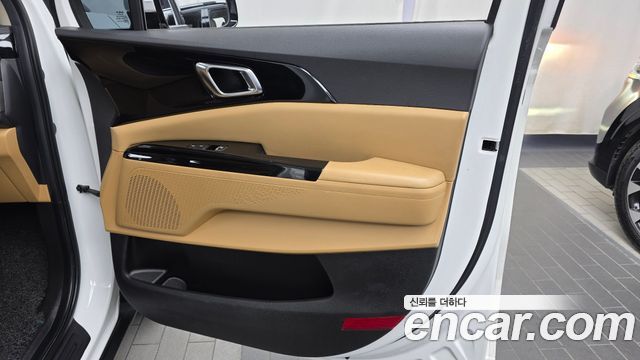 Kia Canival 2023 — photo 14