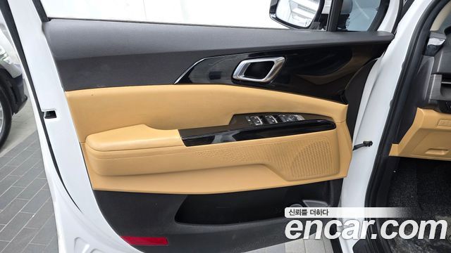 Kia Canival 2023 — photo 15