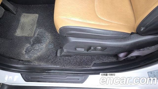 Kia Canival 2023 — photo 31