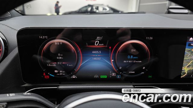 Mercedes-Benz EQA 2022 — photo 8