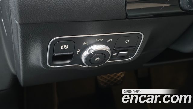 Mercedes-Benz EQA 2022 — photo 15