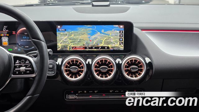Mercedes-Benz EQA 2022 — photo 17