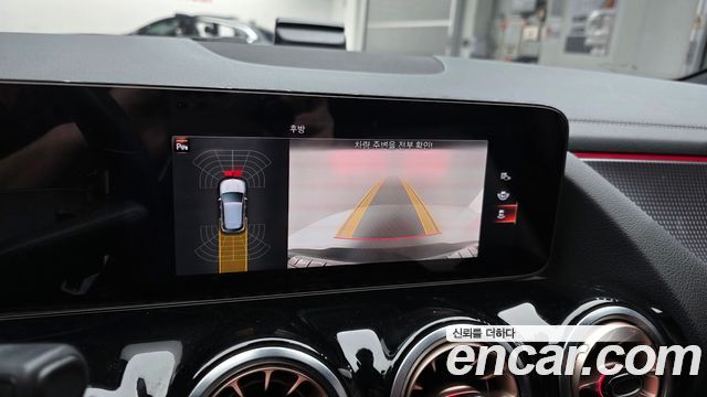 Mercedes-Benz EQA 2022 — photo 18