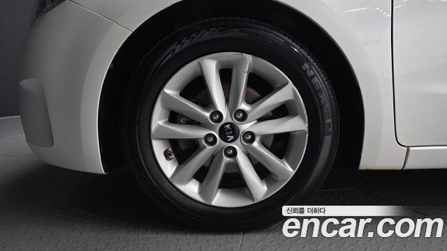 Kia K3 2016 — photo 5