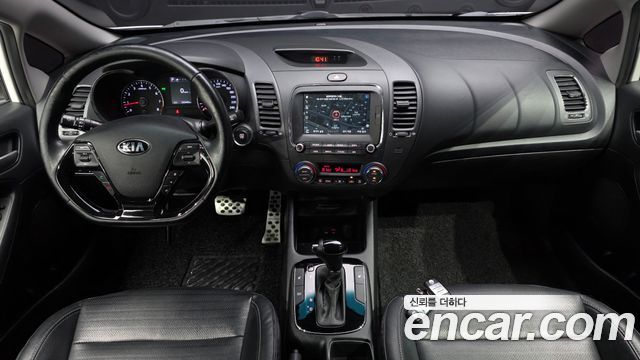 Kia K3 2016 — photo 10