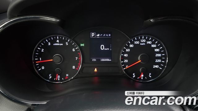 Kia K3 2016 — photo 11