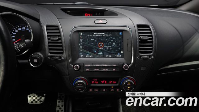 Kia K3 2016 — photo 20