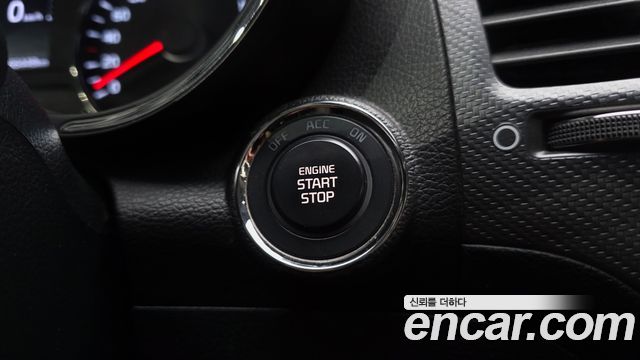 Kia K3 2016 — photo 23