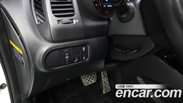 Kia K3 2016 — photo 27