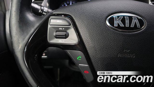 Kia K3 2016 — photo 31