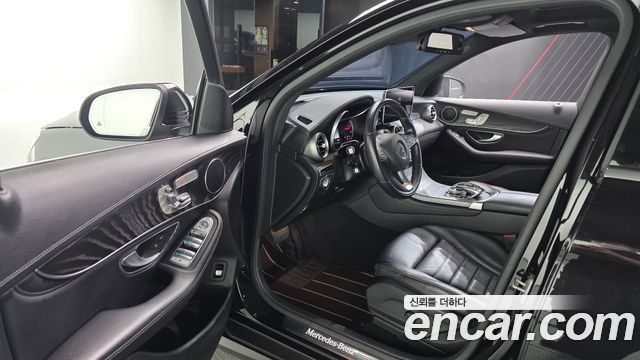 Mercedes-Benz GLC-Class 2016 — photo 10