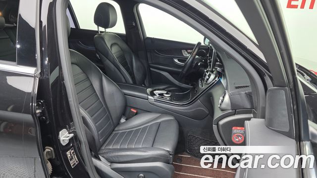 Mercedes-Benz GLC-Class 2016 — photo 11