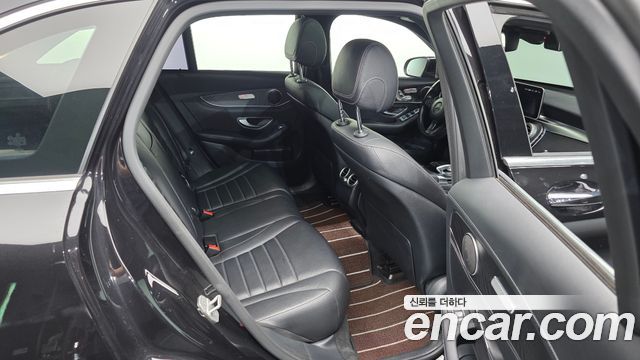 Mercedes-Benz GLC-Class 2016 — photo 12