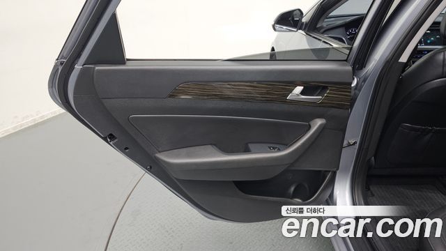 Hyundai Sonata 2017 — photo 15