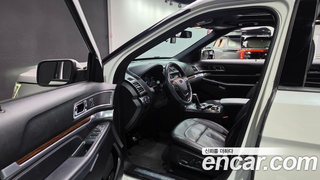 Ford Explorer 2018 — photo 10