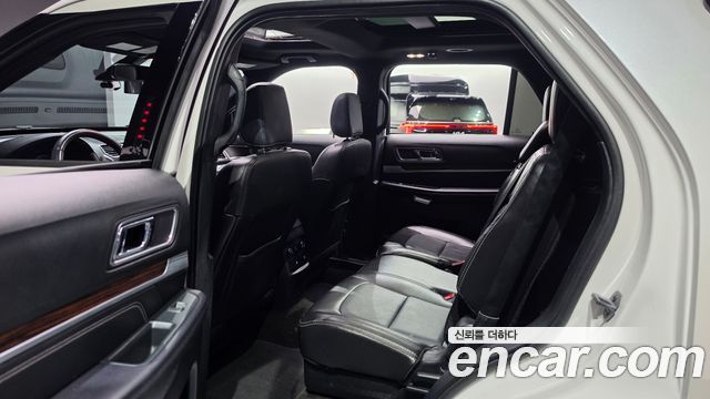 Ford Explorer 2018 — photo 11