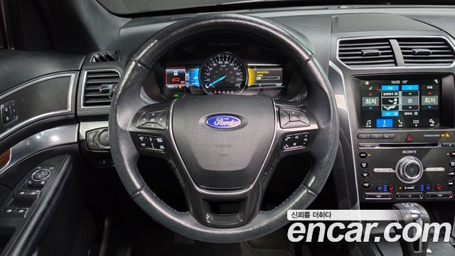 Ford Explorer 2018 — photo 12